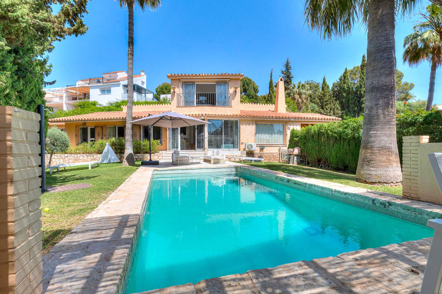 Magnificent Andalucian style villa situated only a short walking distance from the beach