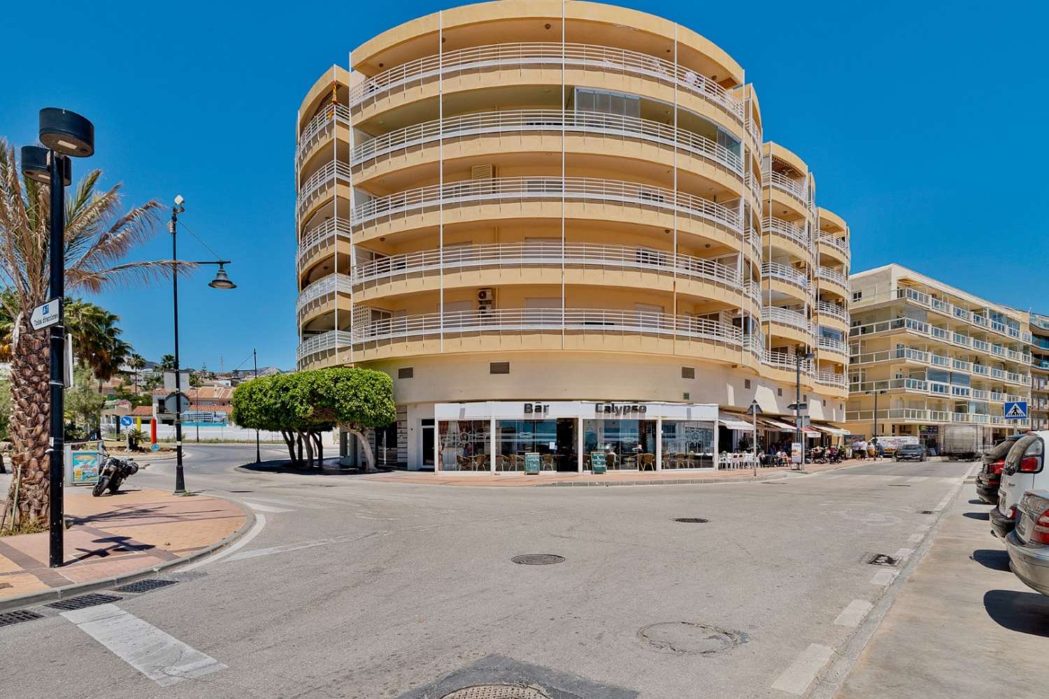 Rymlig lägenhet på strandpromenaden i Torreblanca