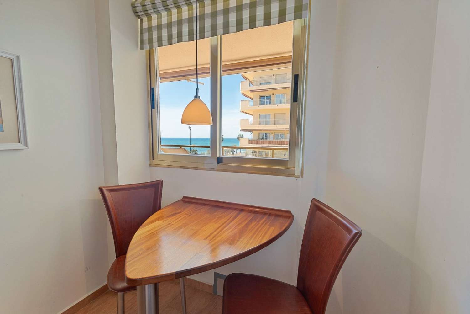 Front-line corner apartment in the western part of Fuengirola