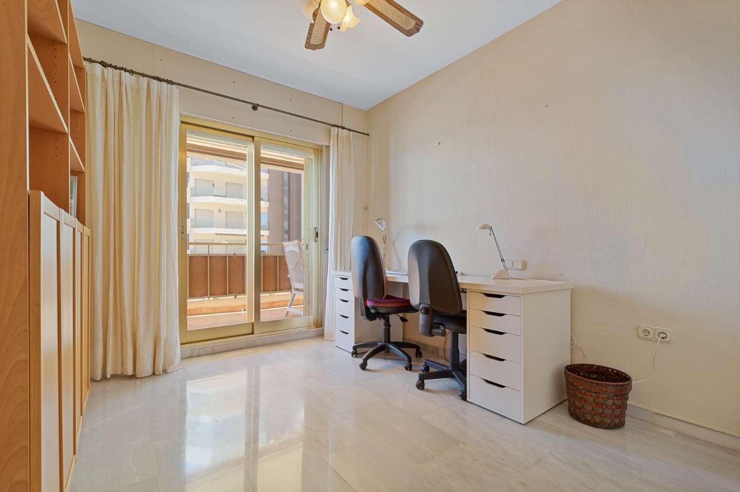 Front-line corner apartment in the western part of Fuengirola