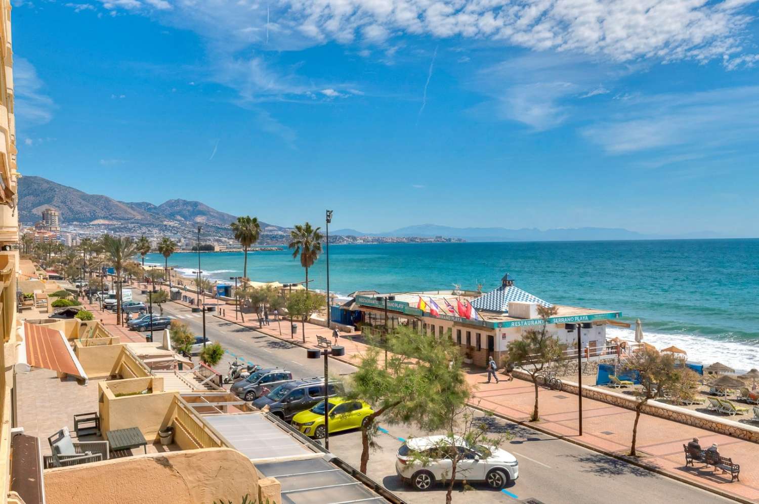 Hörnlägenhet på strandpromenaden i västra delen av Fuengirola