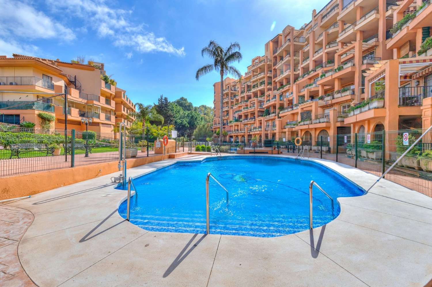 Bonito apartamento situado en la parte baja de Torreblanca, a sólo 400 metros de la playa