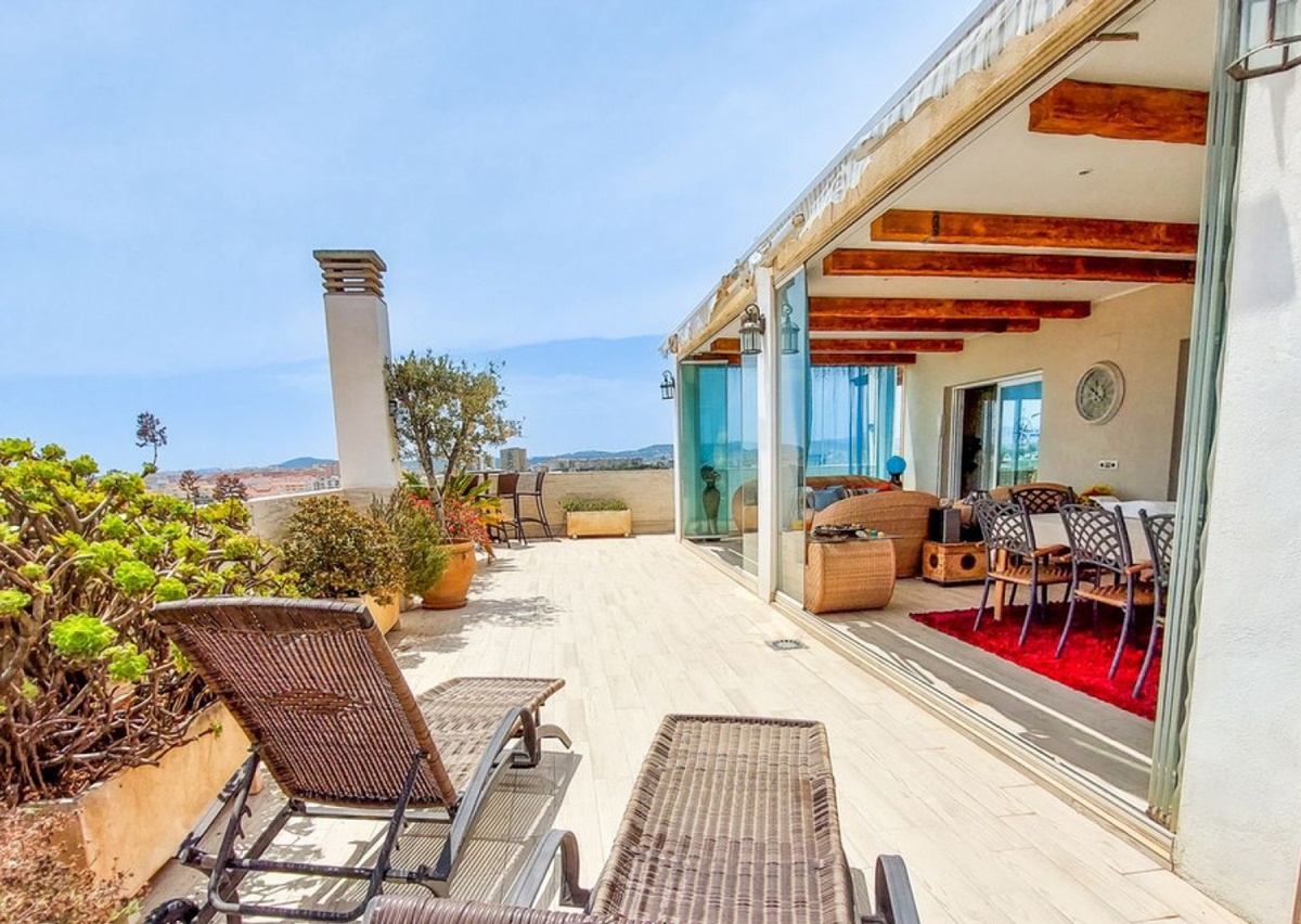 Large Penthouse in Los Boliches