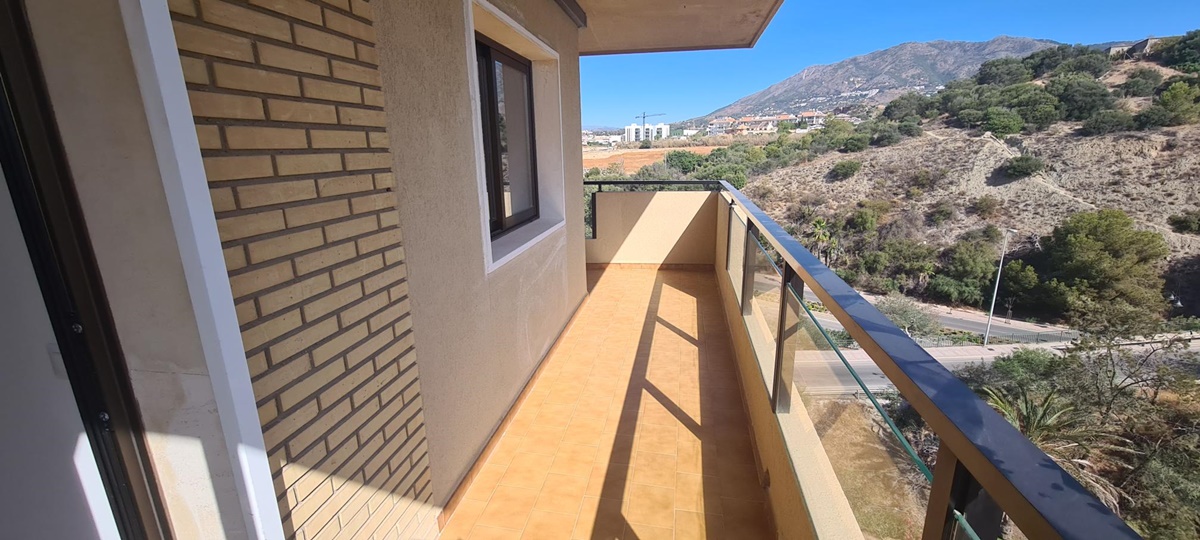 Apartment on the Paseo Marítimo de Los Boliches, with fabulous sea views, pool and garage